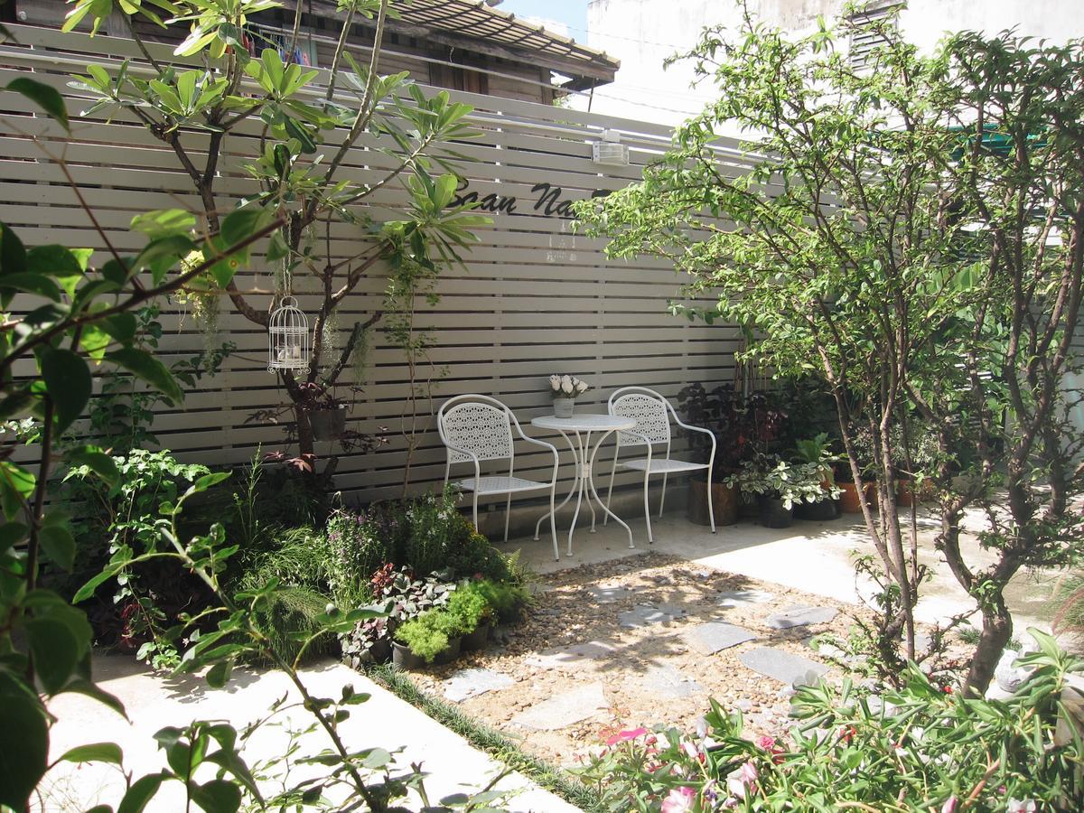 Baan Nai Trok Hostel Bangkok Exterior photo